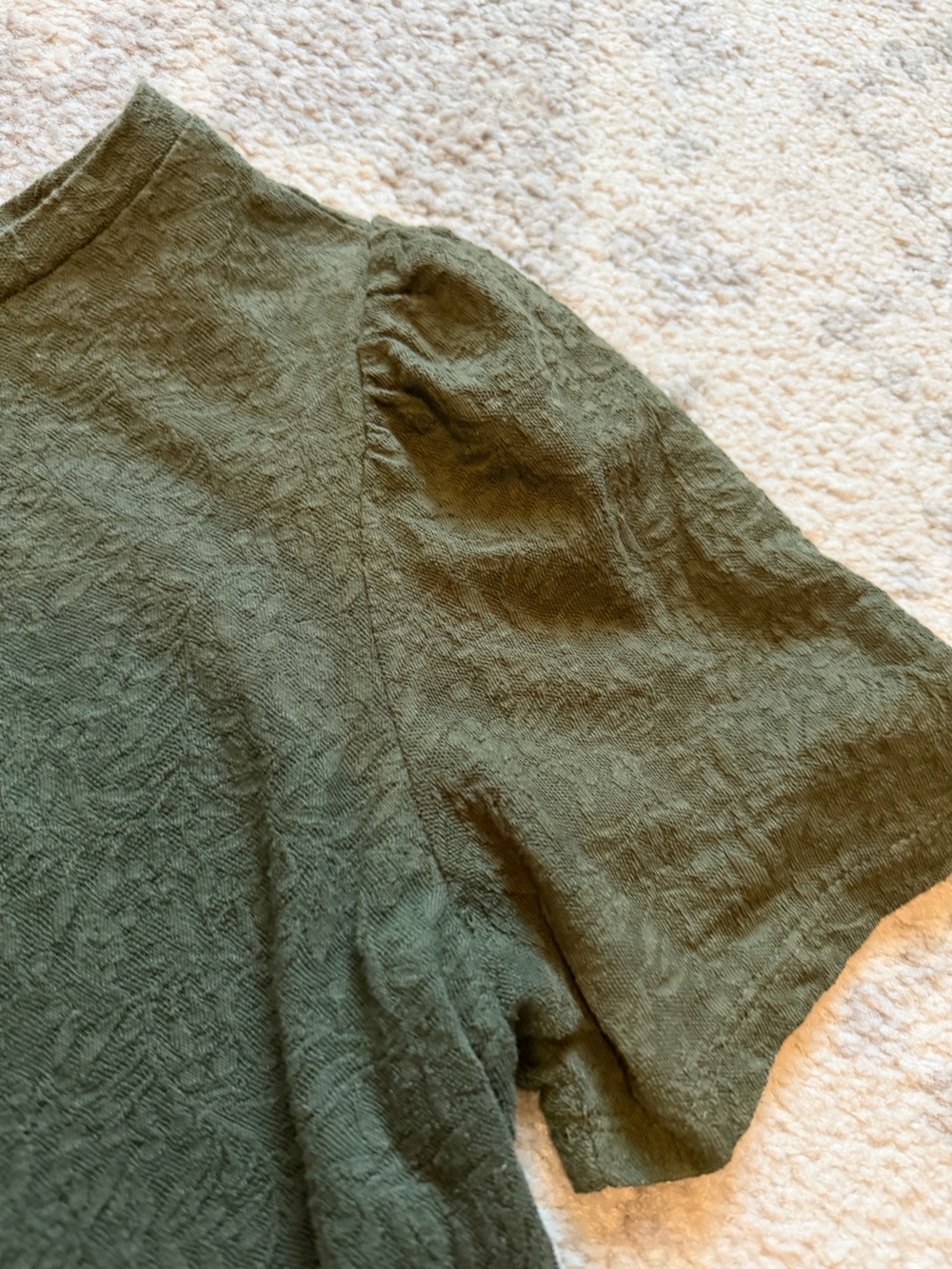 LOFT Olive Green Women's Textured Short Sleeve Top - Picture 3 of 6